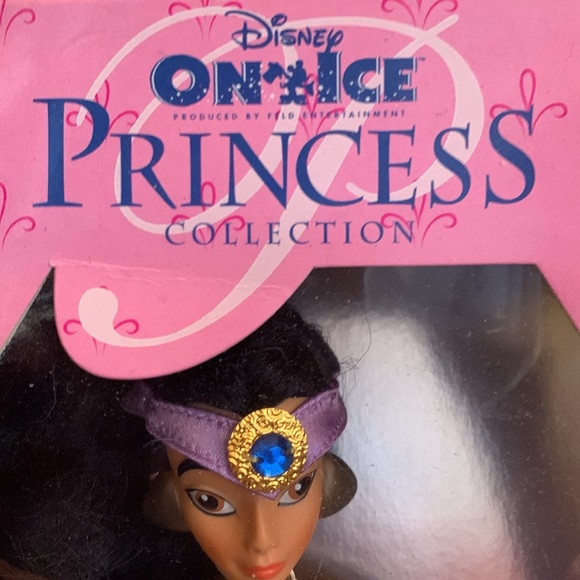 BRAND NEW Never Opened.Disney On Ice Princess Collection. Jasmine from Aladdin. - Picture 3 of 8